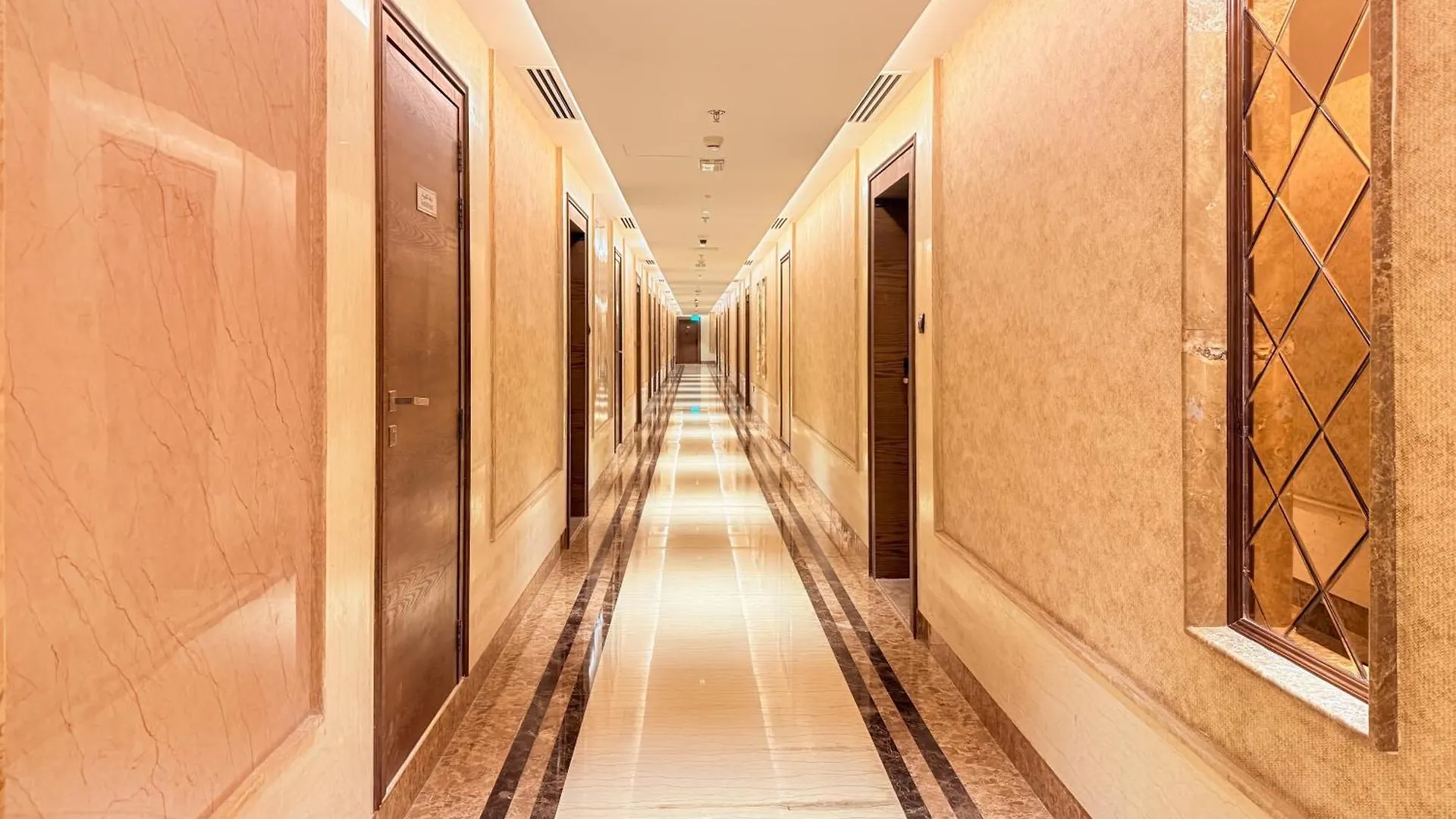 New Luxe 2 Br Apartment Dubai